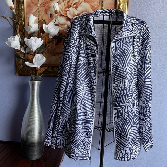 Weekends by chico’s Jackets & Blazers - Weekends by CHICO’S jacket Size 3